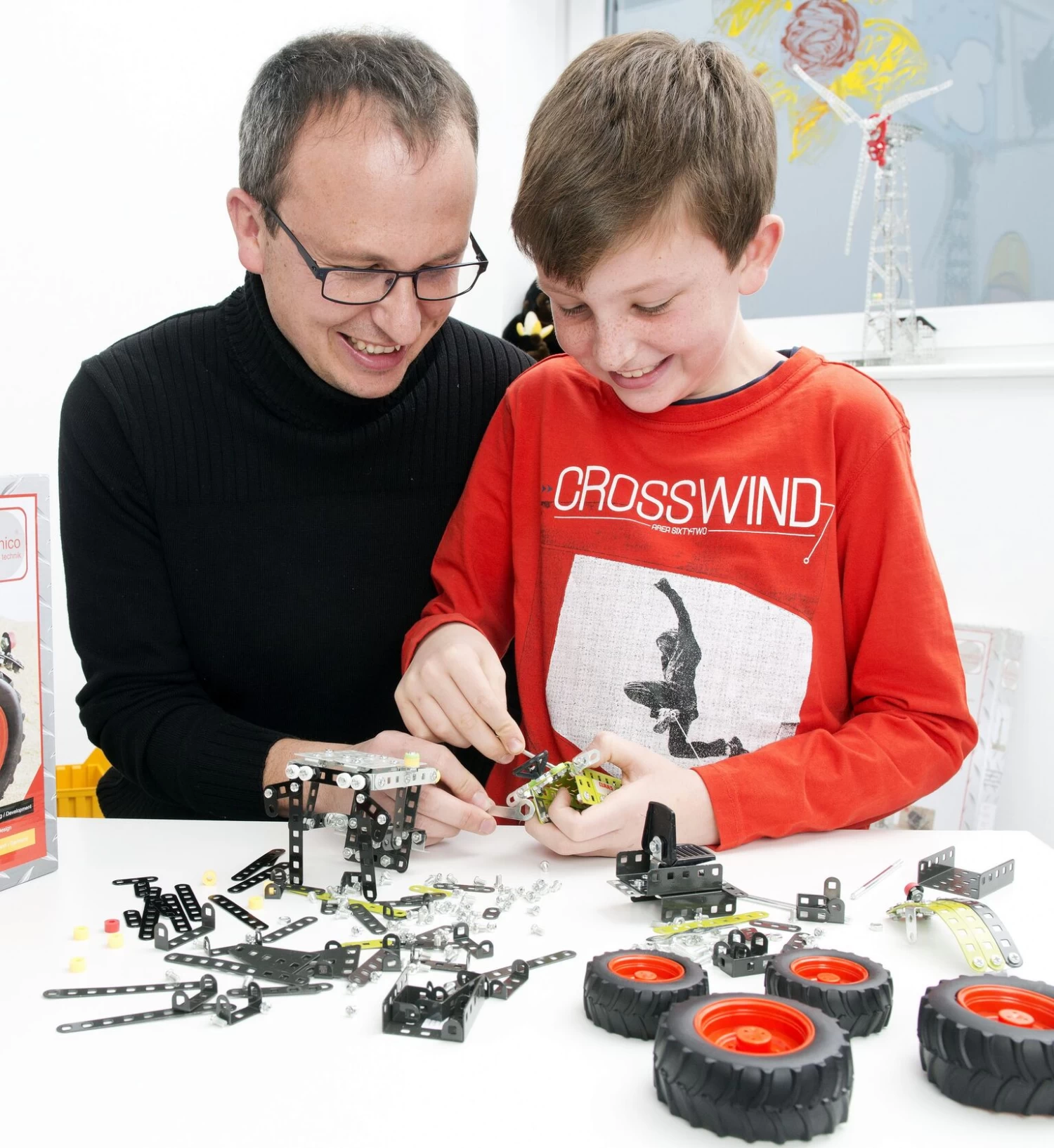 Tronico Mini Fendt 313 Vario Met Aanhangwagen β 1 : 32 - Afbeelding 6