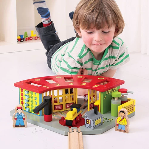 BigJigs BJT192 Rail Remise Voor 5 Treinen - Afbeelding 3